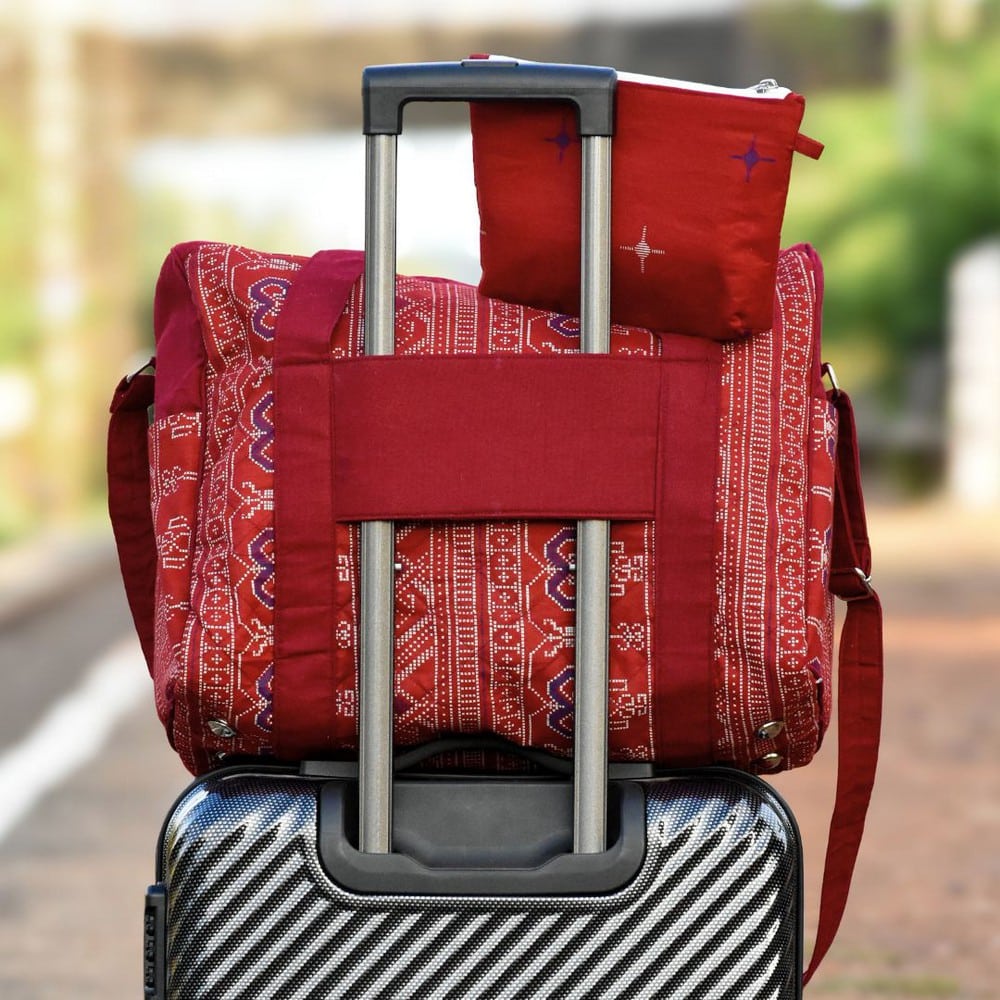 DUFFEL BAG & YATRA POUCH